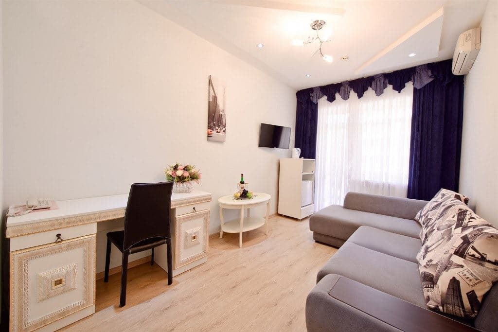 rooms-suite-comfort-balcony