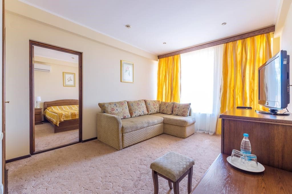 rooms-4-mest-lux