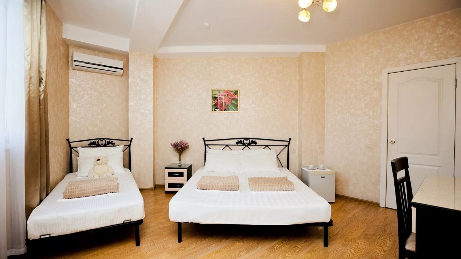 rooms-triple-yard-1