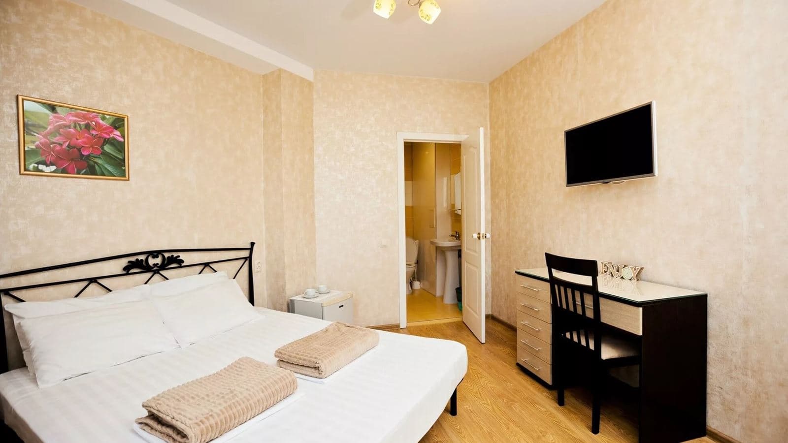 rooms-triple-yard-1