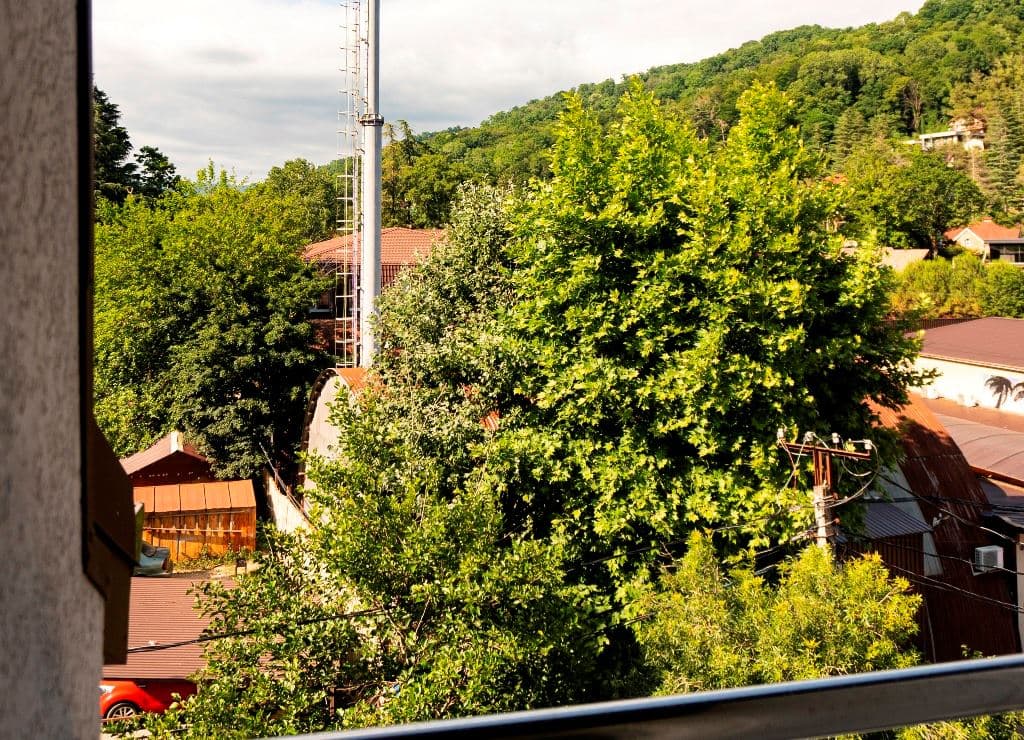 rooms-deluxe-balcony