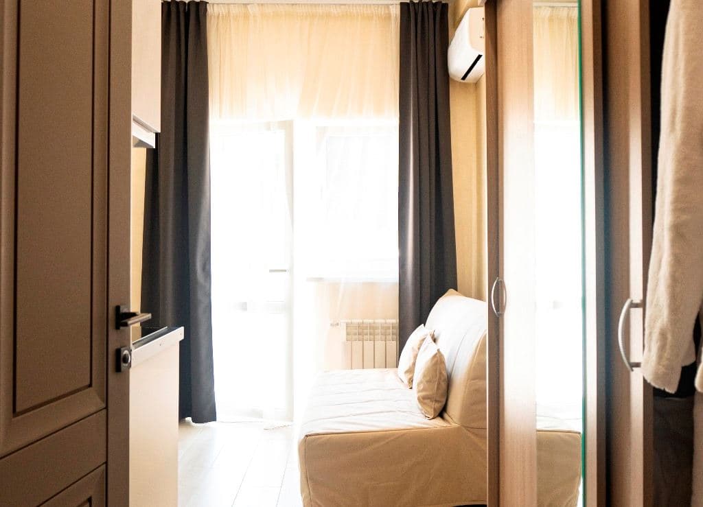 rooms-deluxe-balcony
