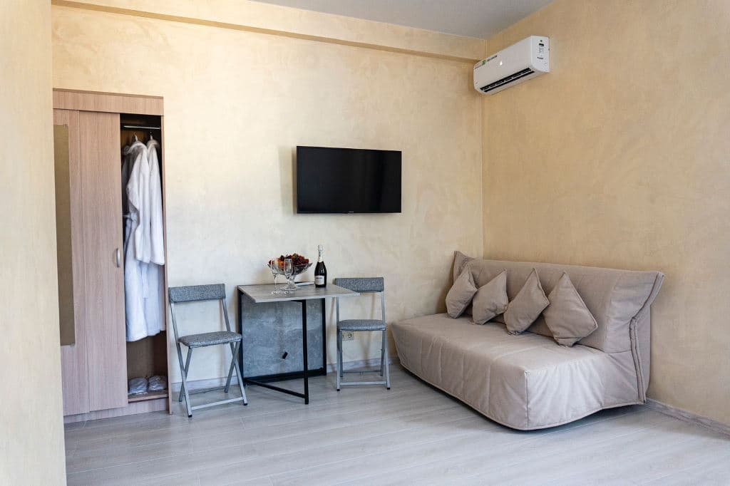 rooms-suite-balcony