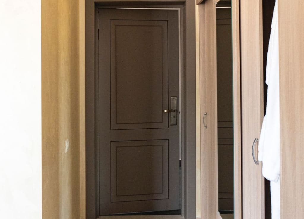 rooms-suite-balcony
