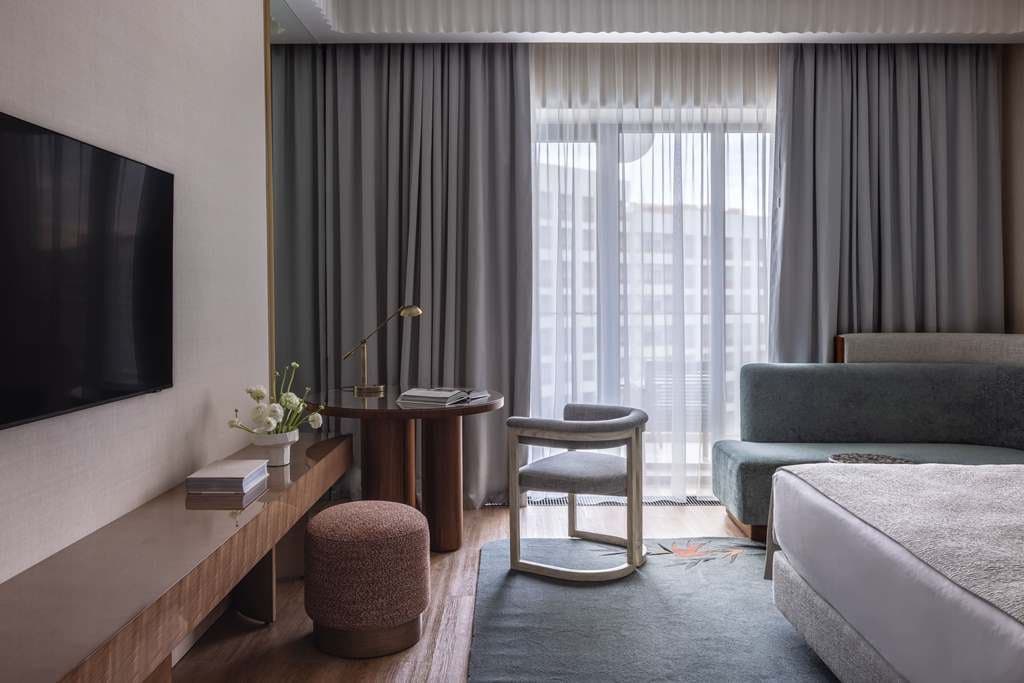 rooms-deluxe-king