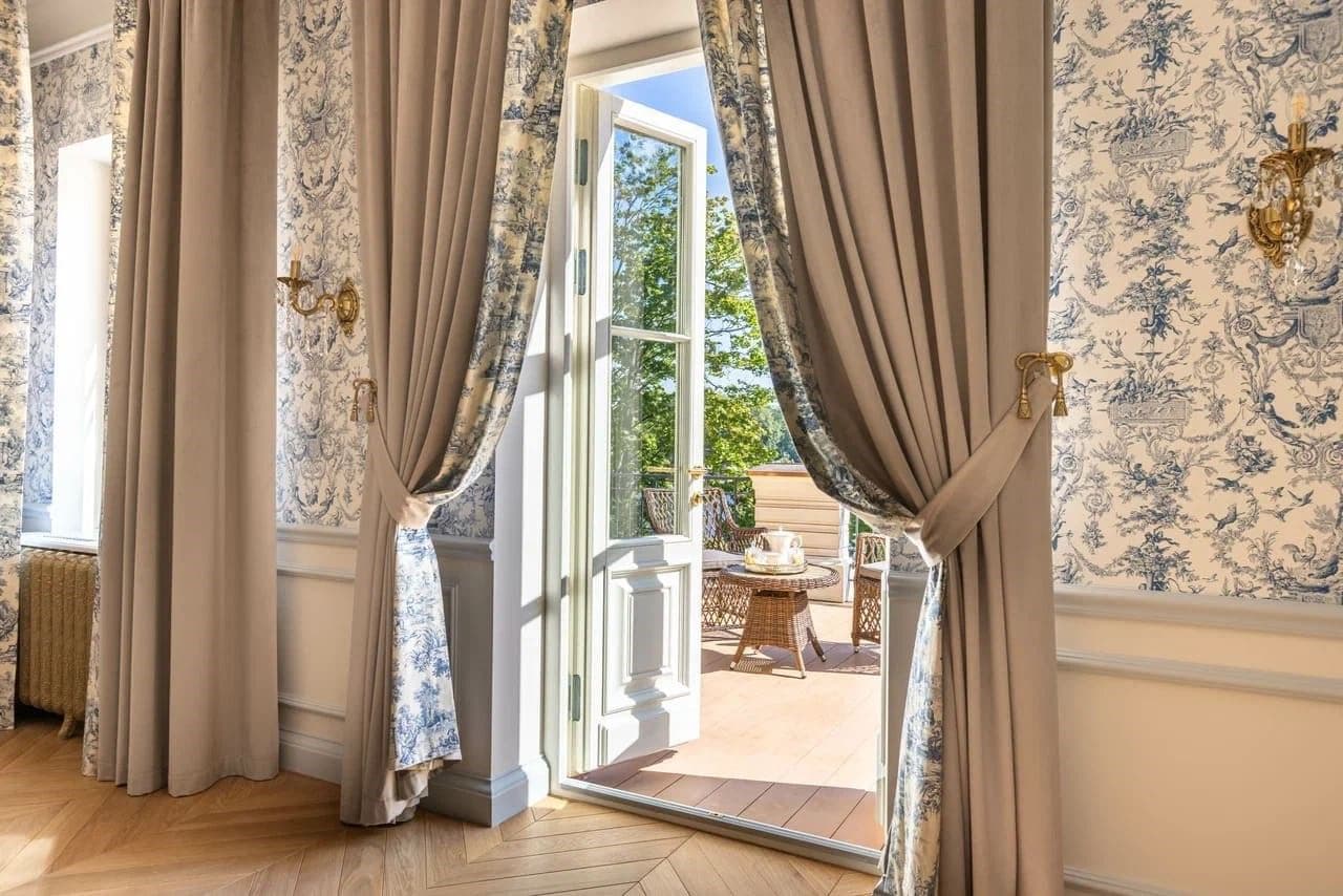 rooms-королевский-двухкомнатный-люкс-с-террасой-и-видом-на-реку