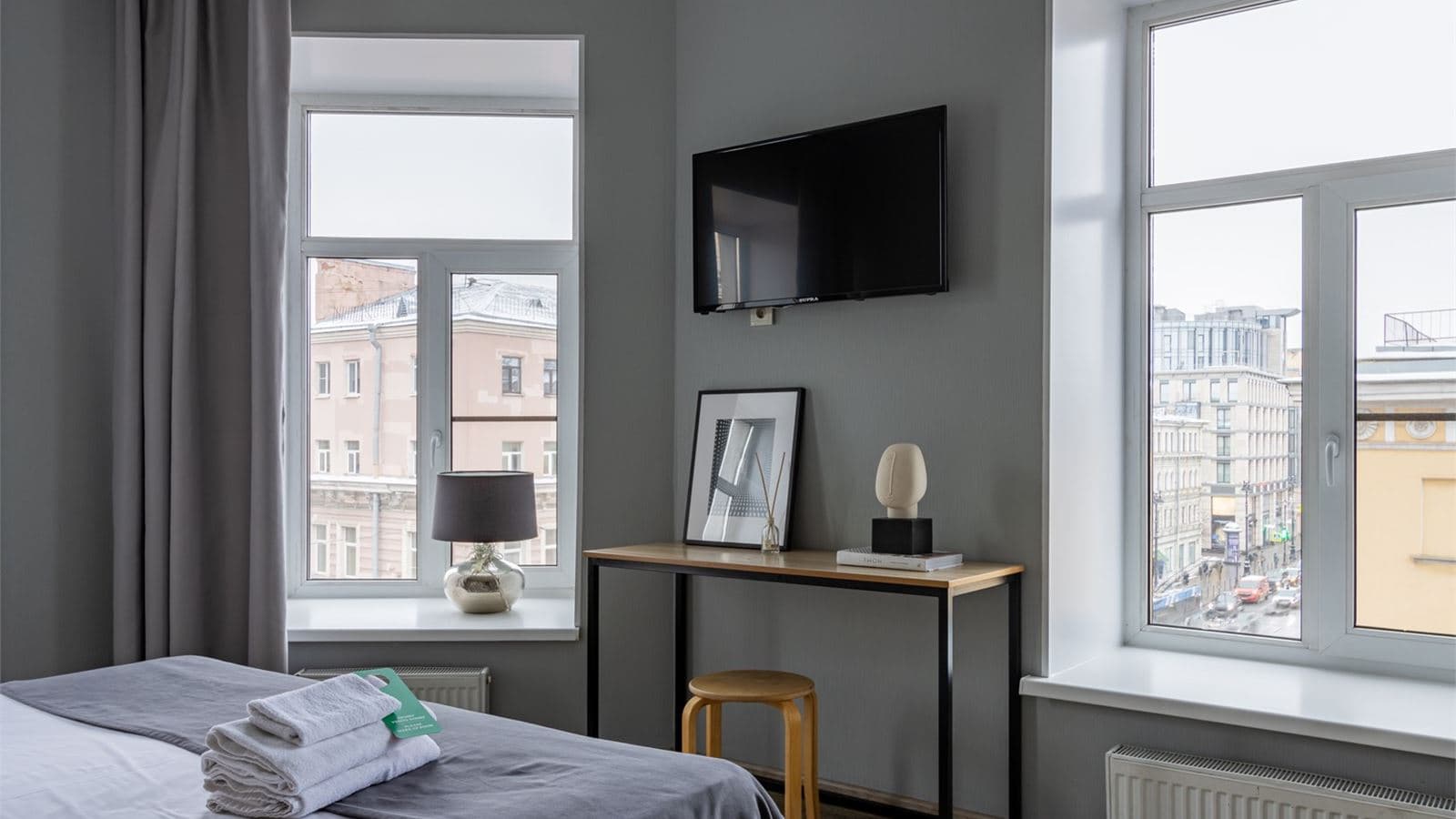 rooms-делюкс-с-панорамным-видом-на-город