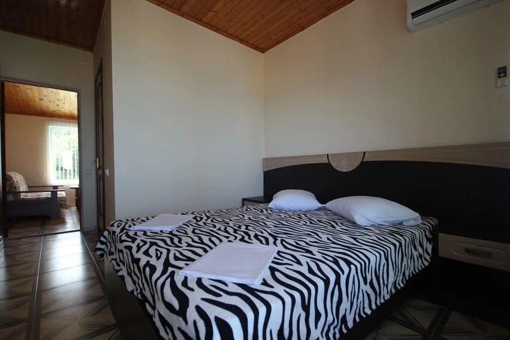 rooms-2-rooms
