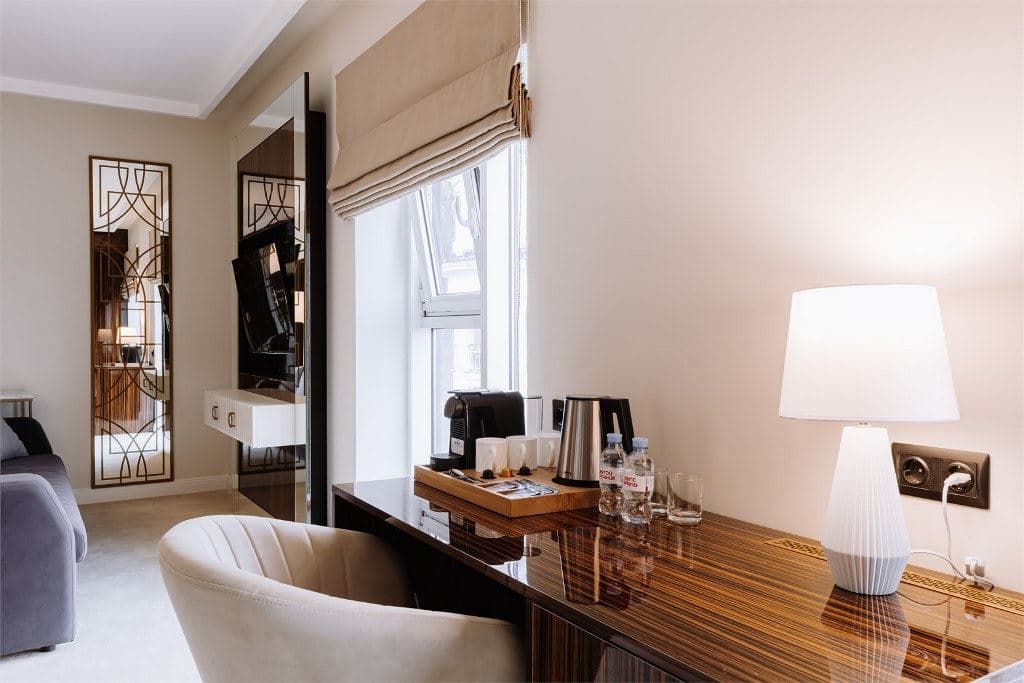 rooms-suite-low