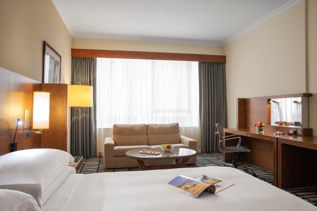 rooms-spacious-studio-with-balcony