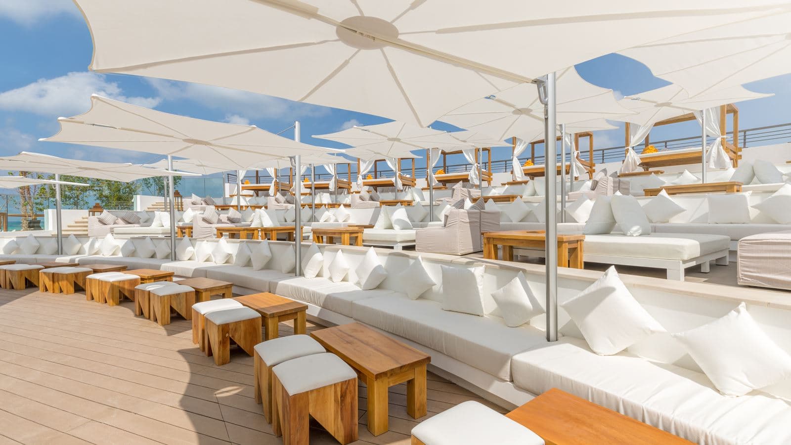 bars-beach-club