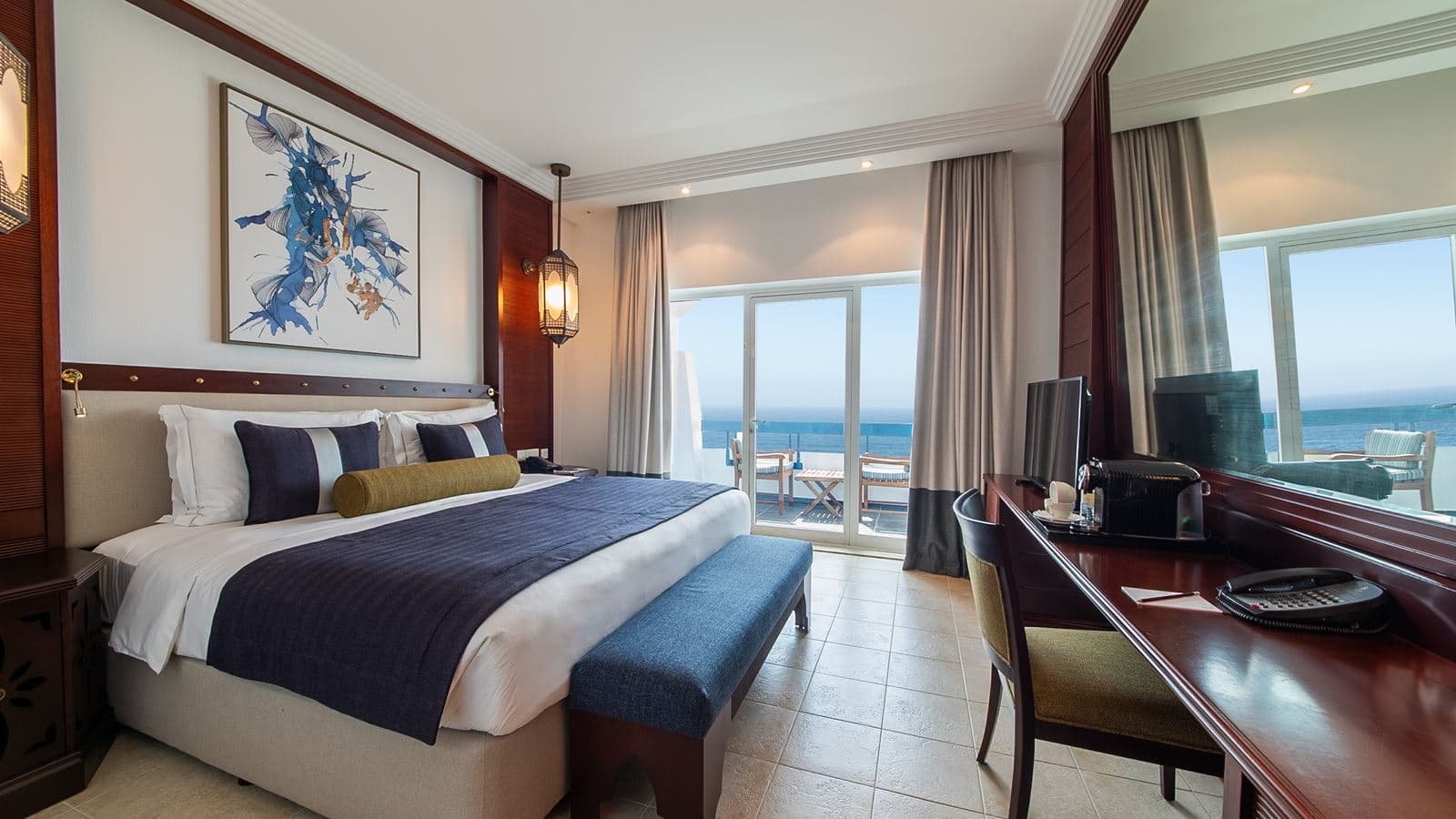 rooms-deluxe-suite