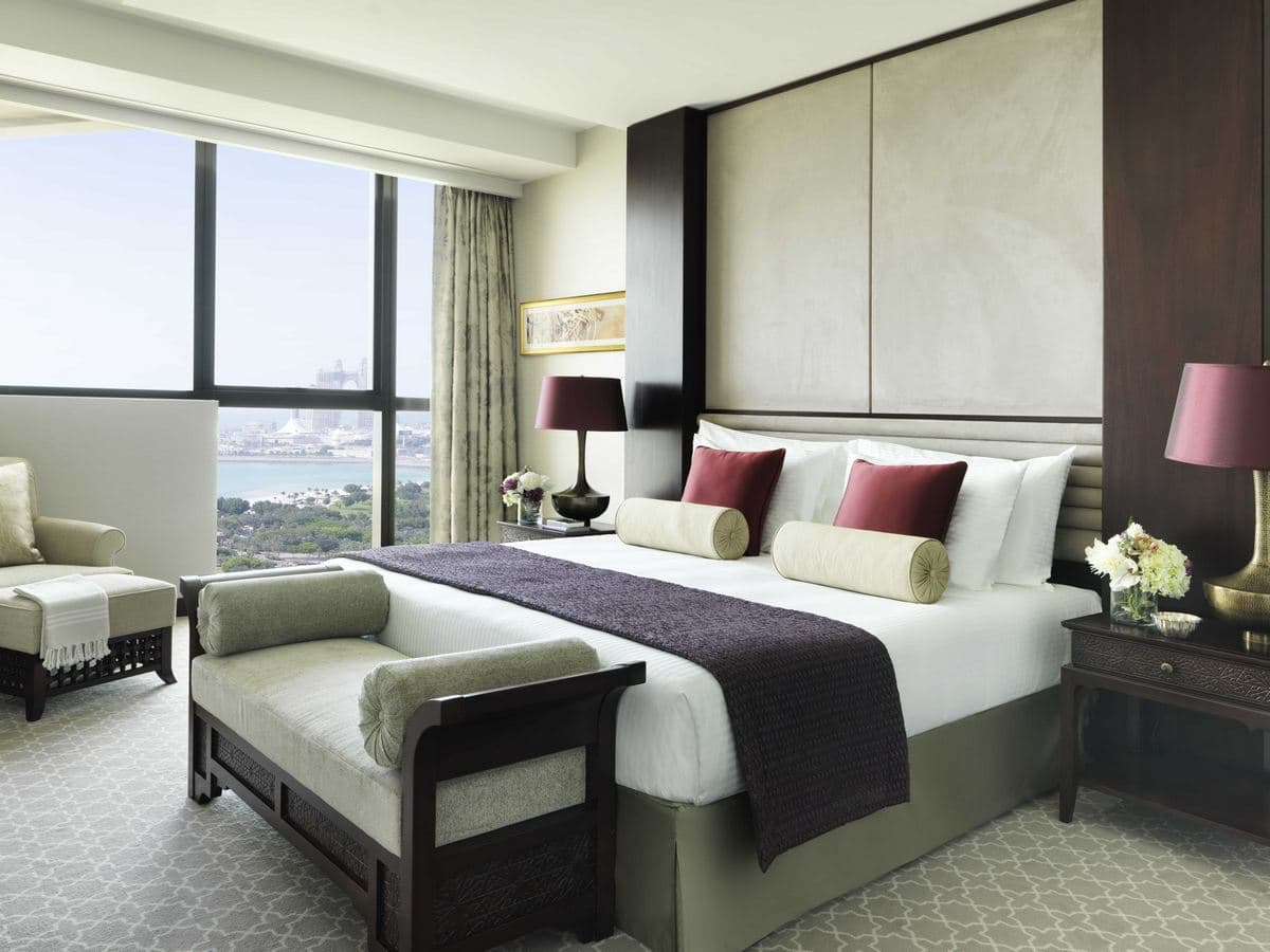 rooms-deluxe-suite