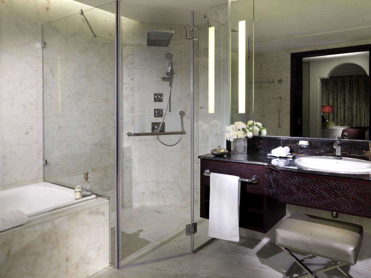 rooms-deluxe-suite