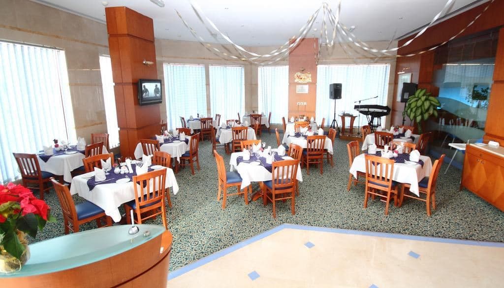 restaurants-main-restaurant--harbor-restaurant