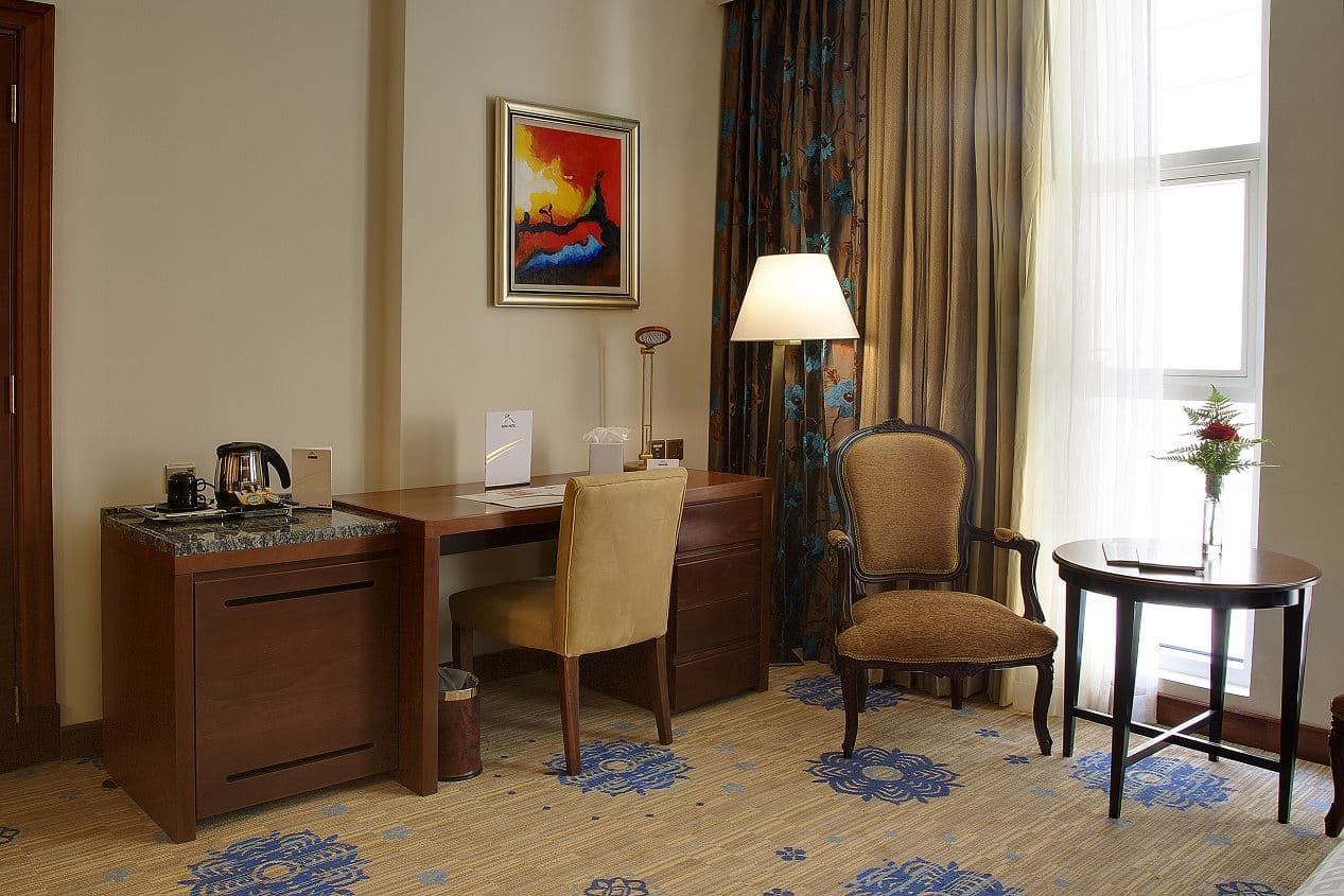 rooms-deluxe-room