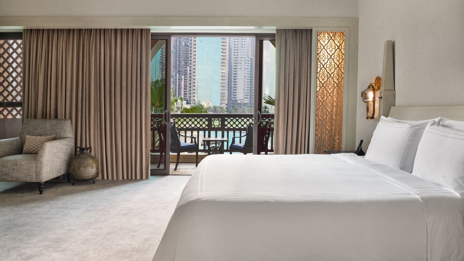rooms-junior-suite-lake-view
