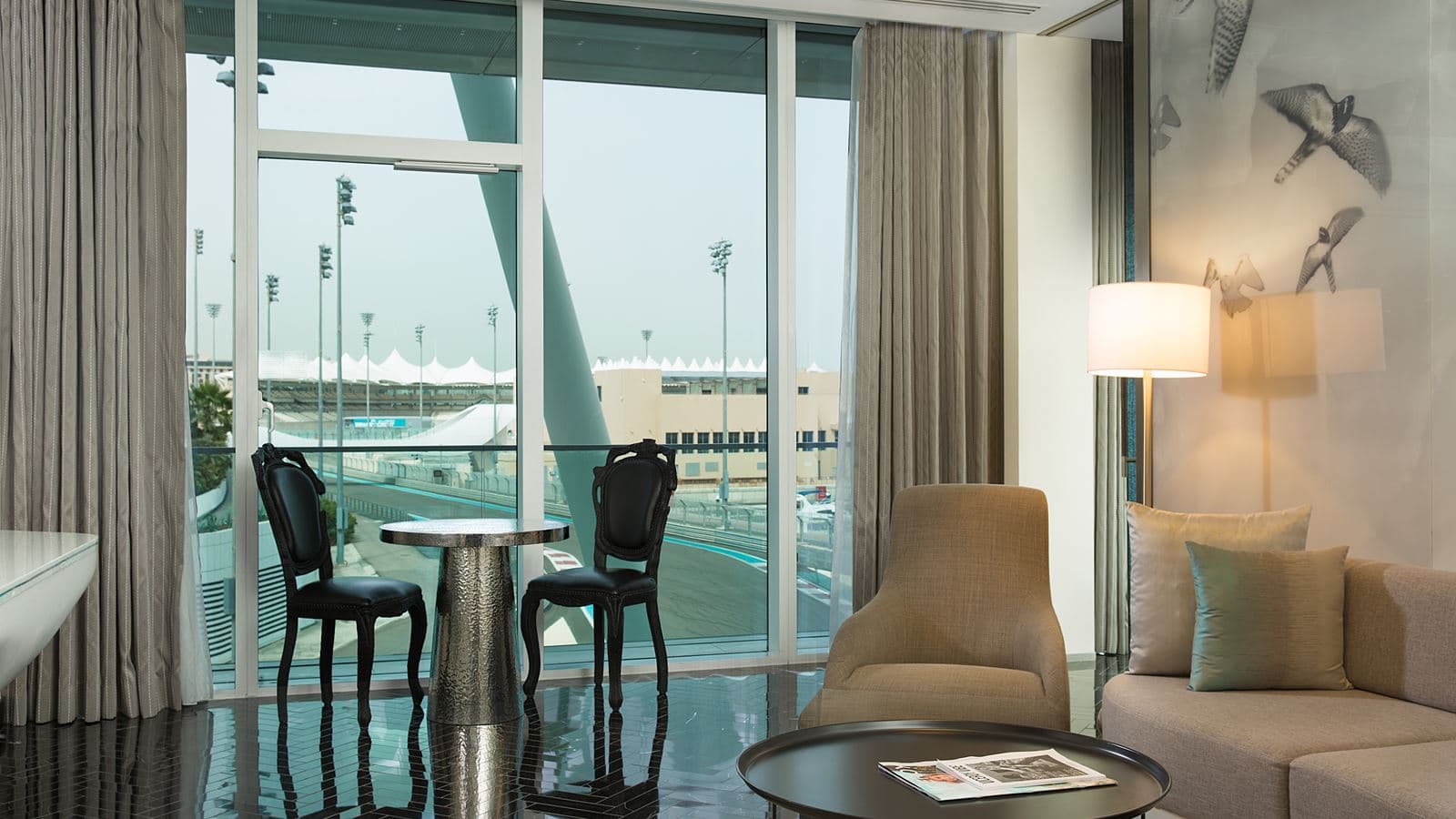 rooms-deluxe-suite
