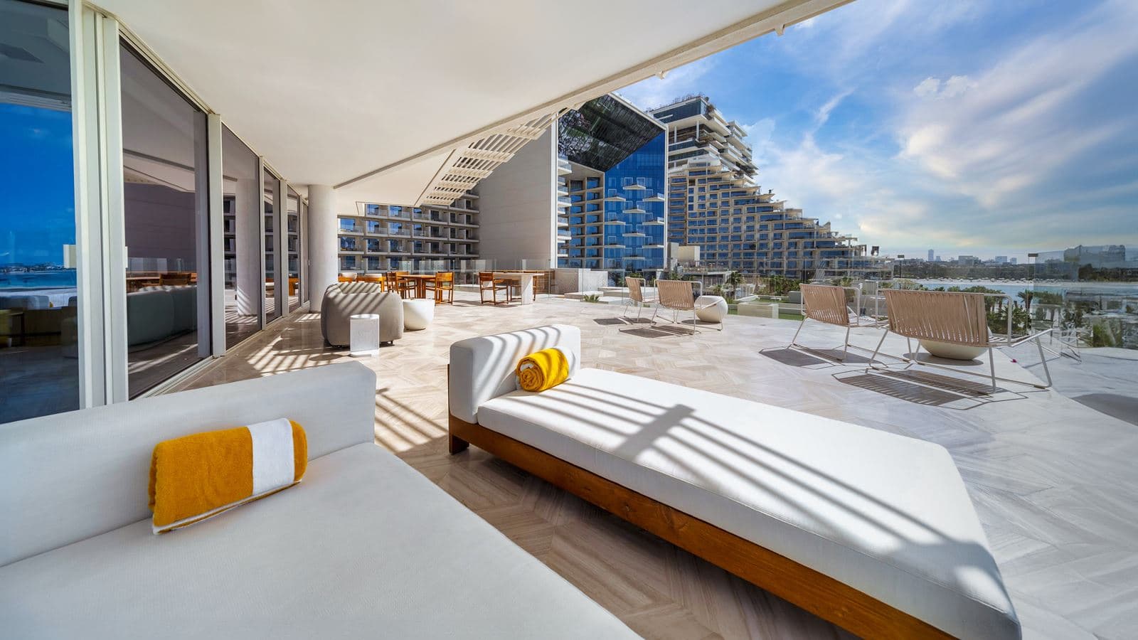 rooms-4-bed-|-xl-terrace--pool-suite