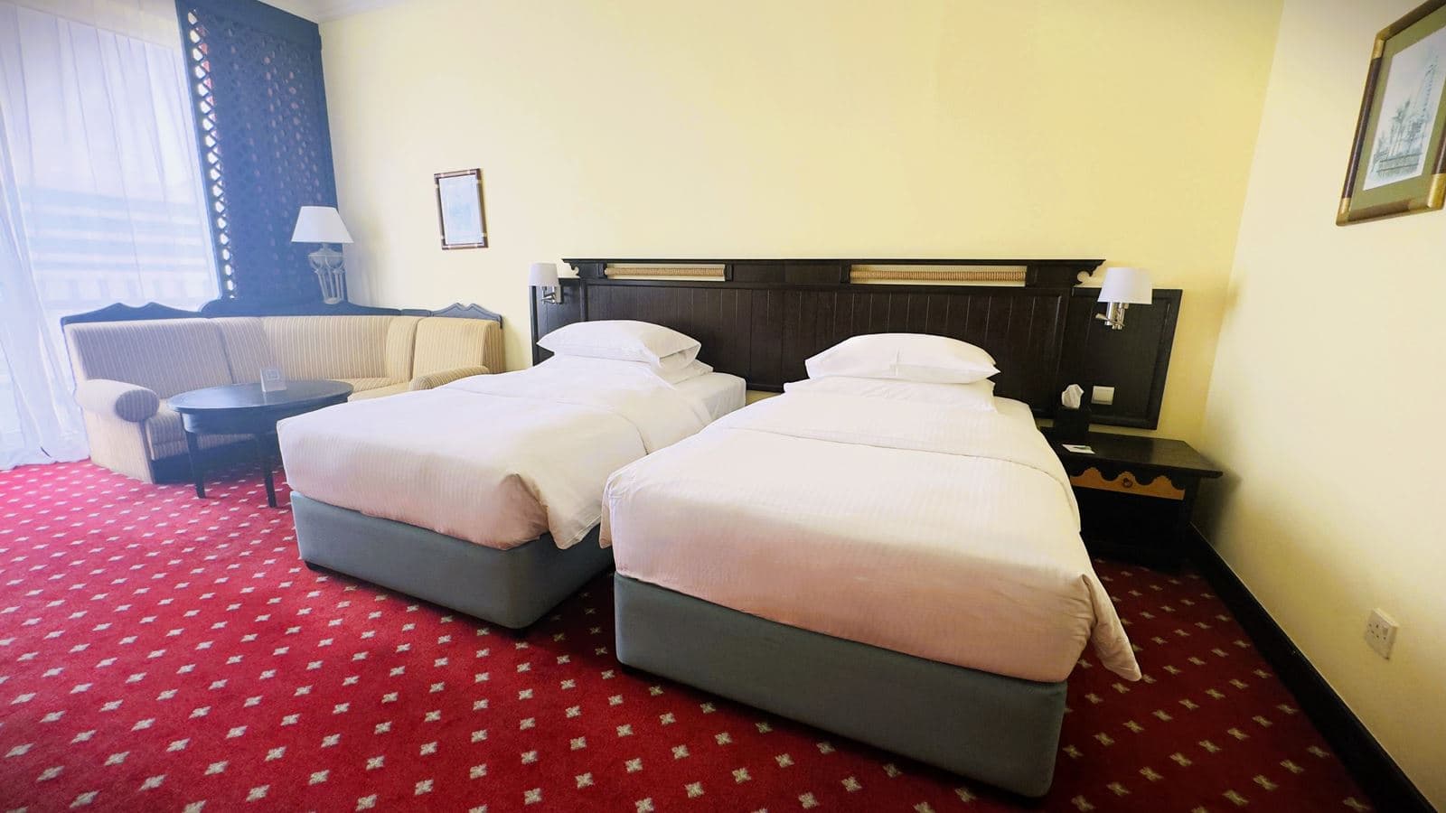 rooms-deluxe-king-or-twin