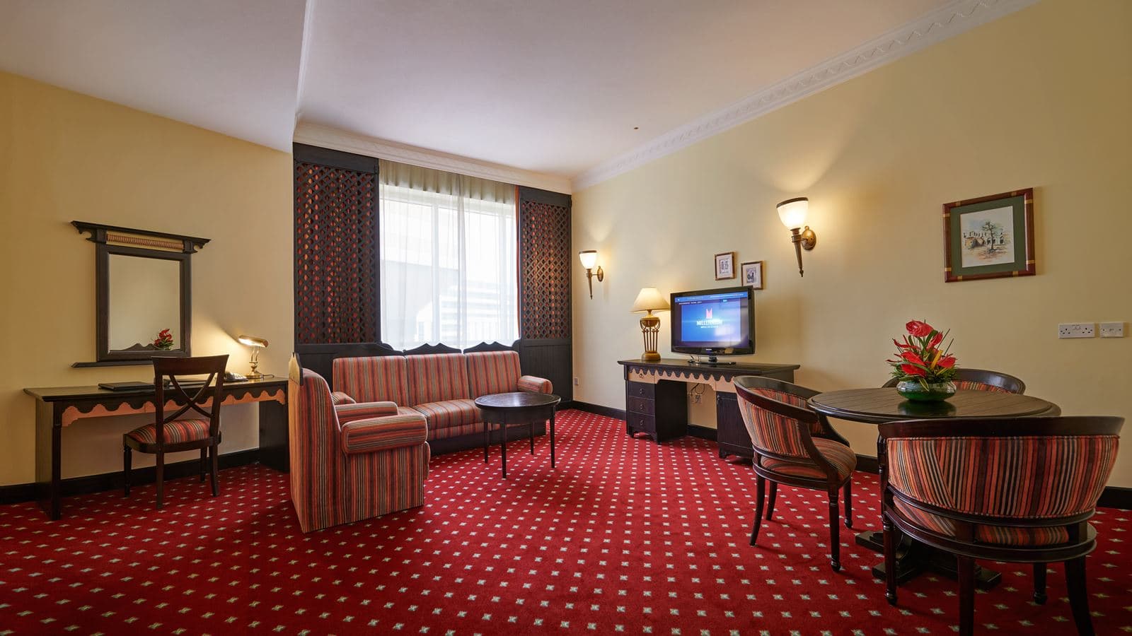 rooms-grand-room