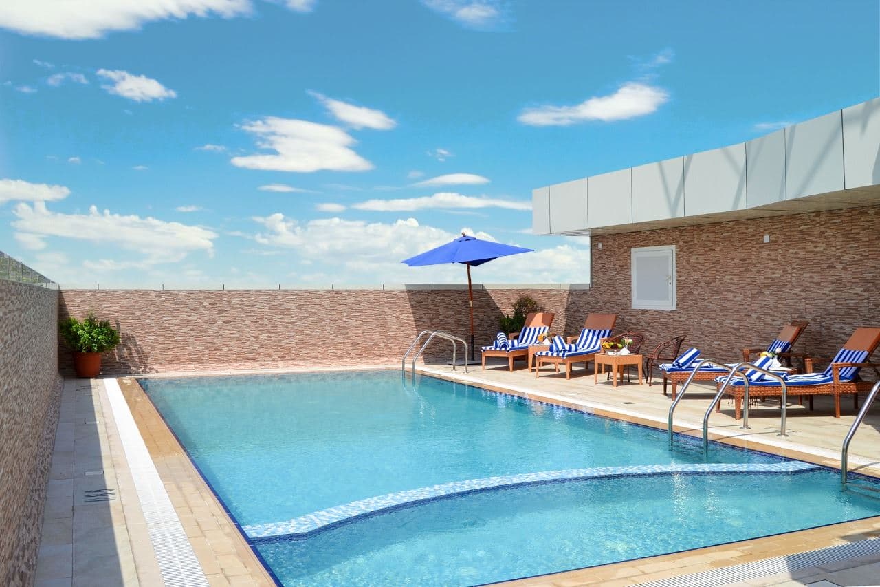 pools-outdoor-pool
