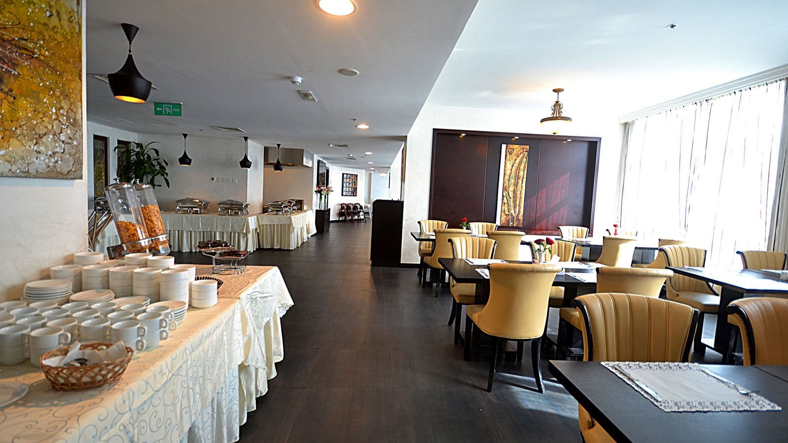 restaurants-lagoon-restaurant