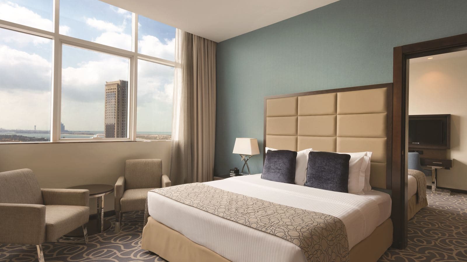 rooms-ramada-suites