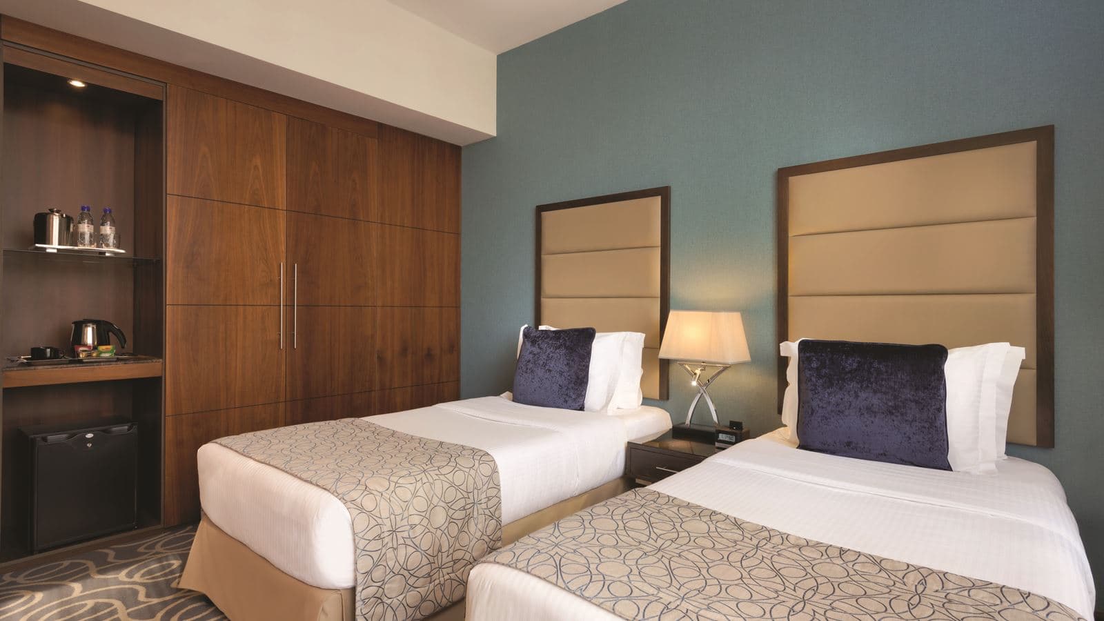 rooms-deluxe-room