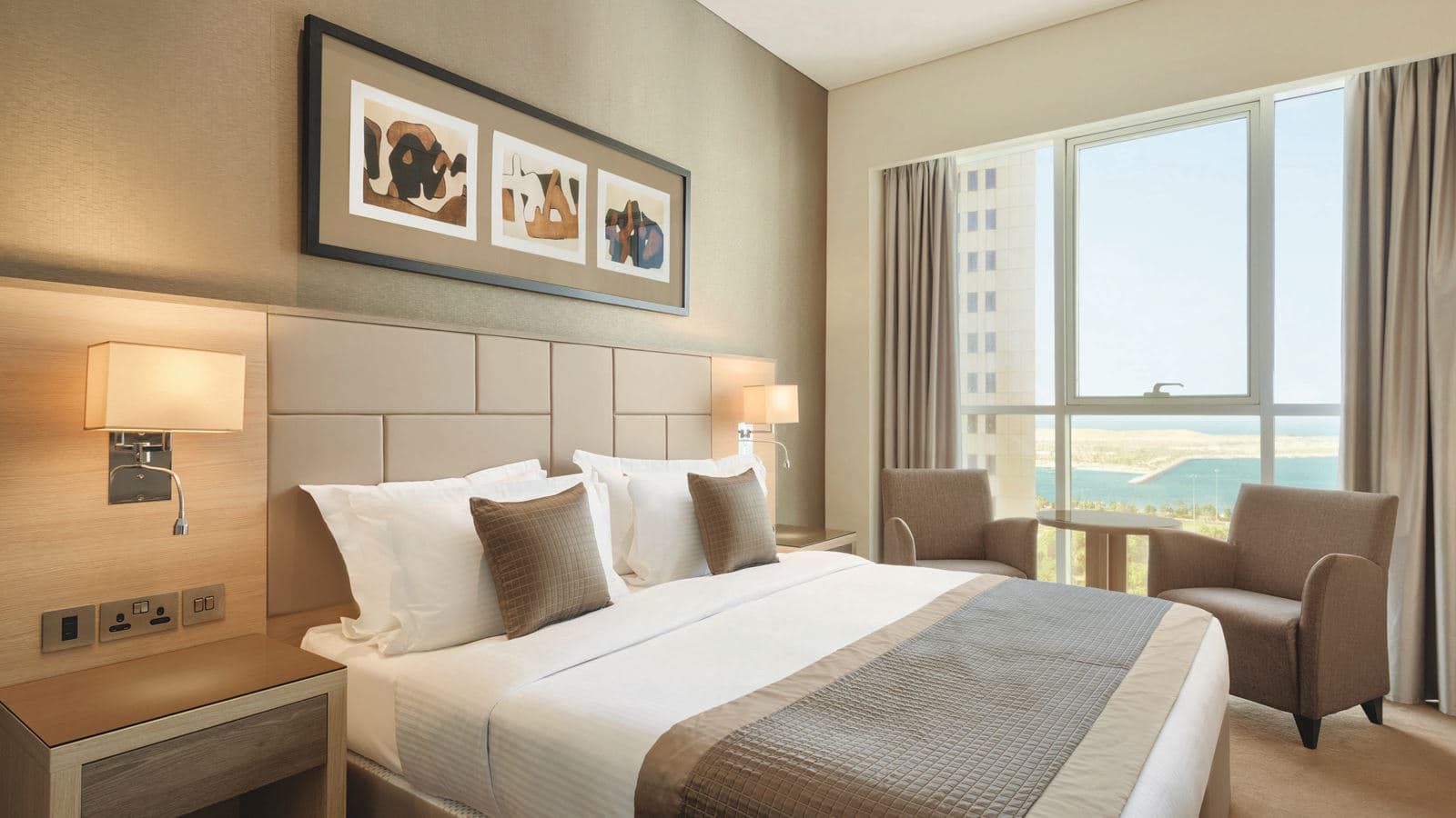 rooms-deluxe-room
