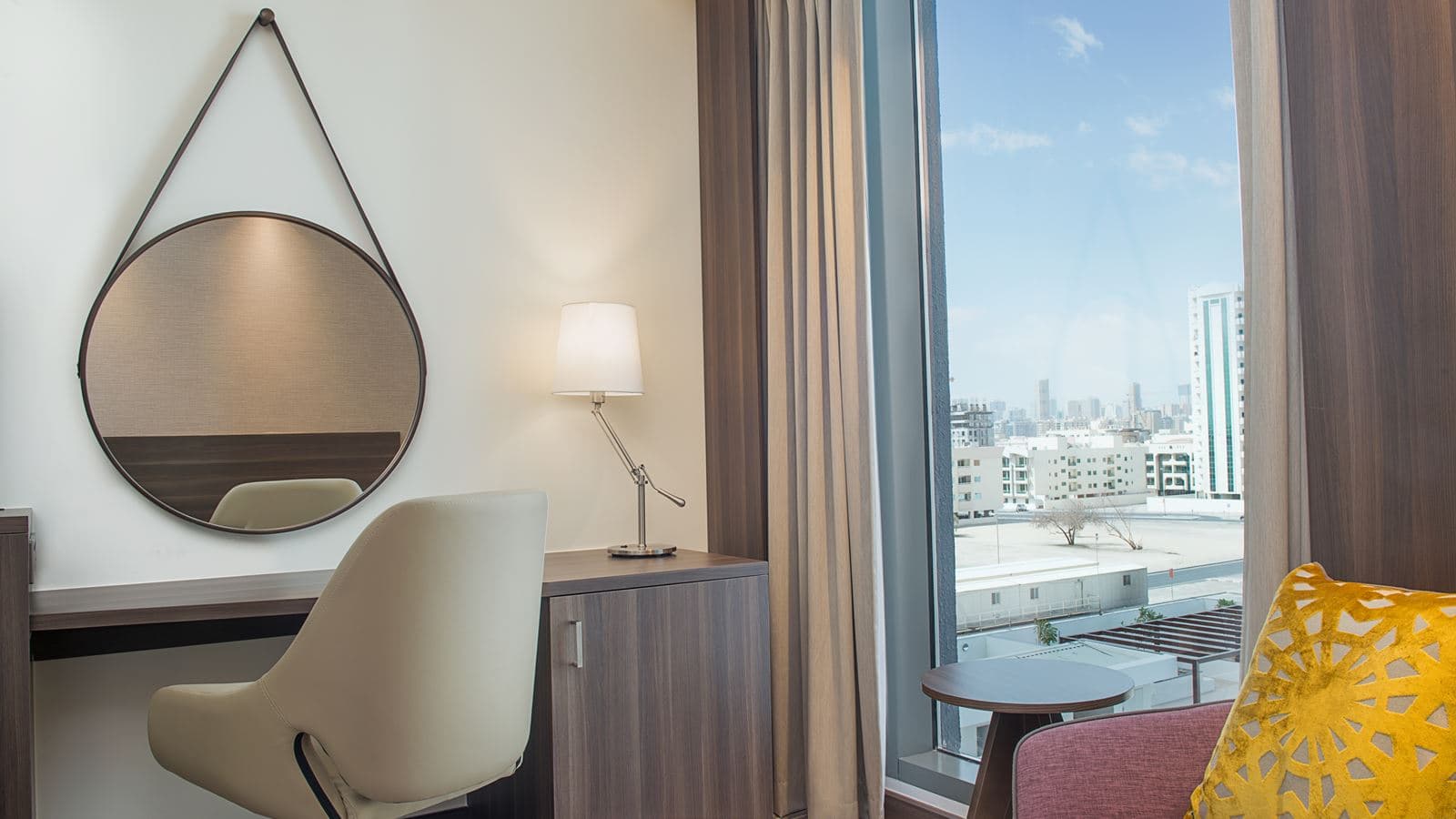 rooms-queen-room