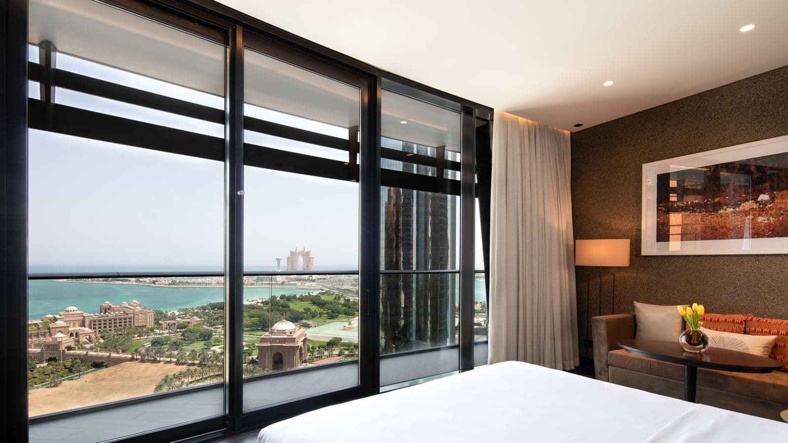 rooms-king-view-room