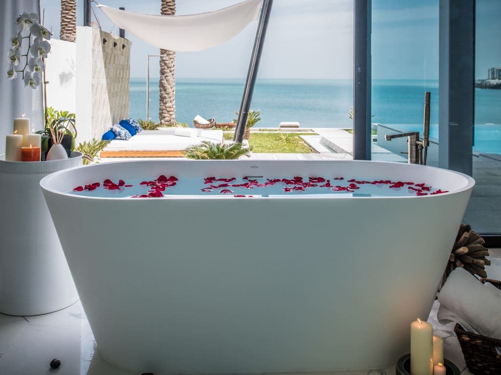 rooms-1-bedroom--beach-villa