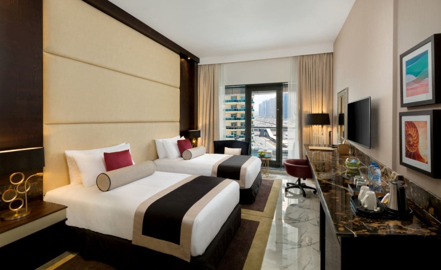 rooms-deluxe-room-with-balcony