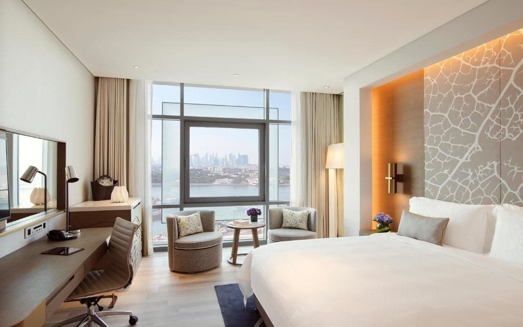 rooms-room-w-lounge-access