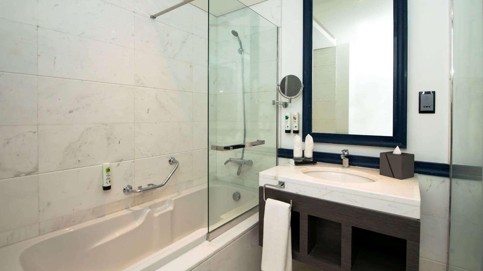 rooms-deluxe-room