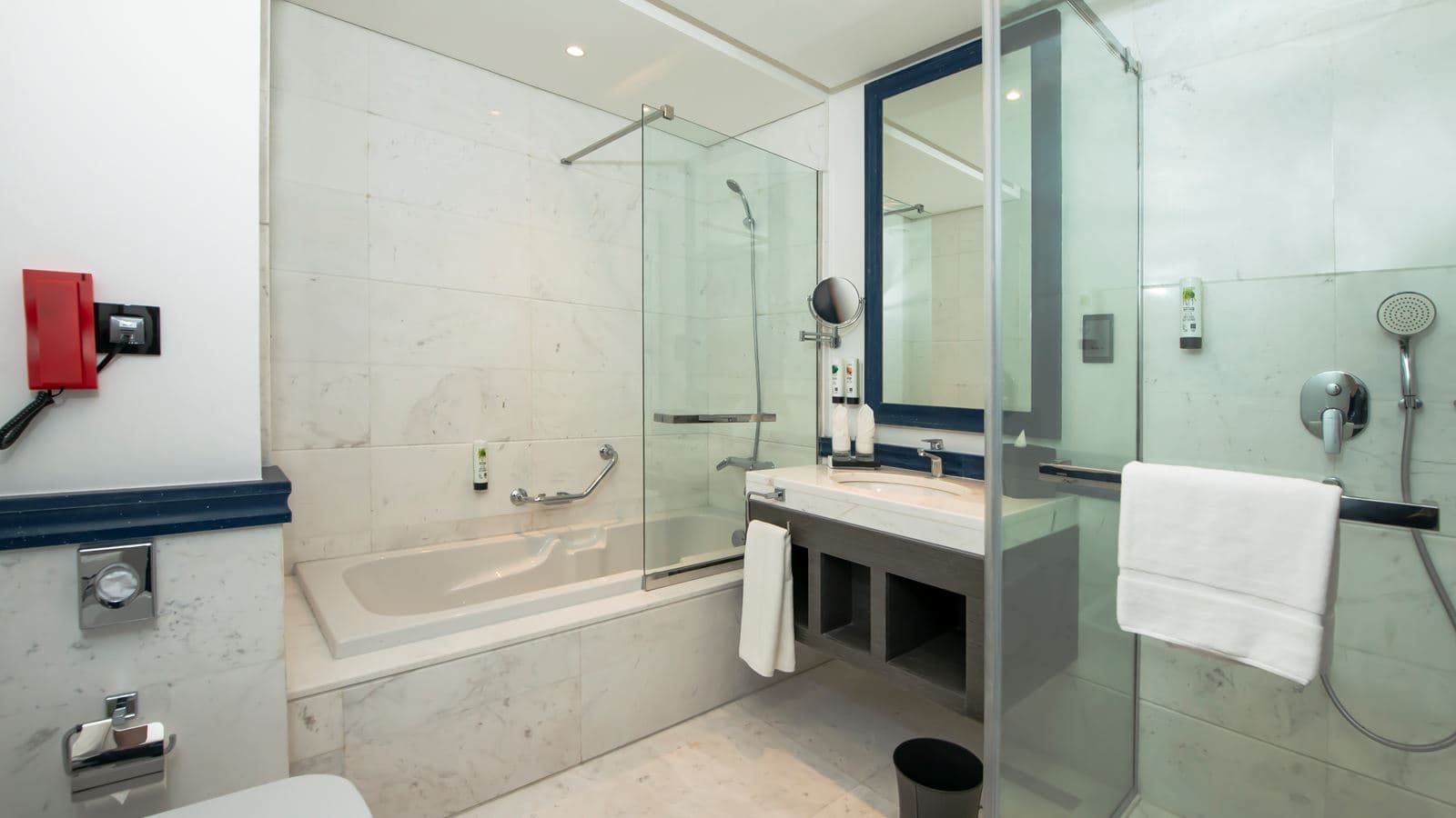 rooms-deluxe-room