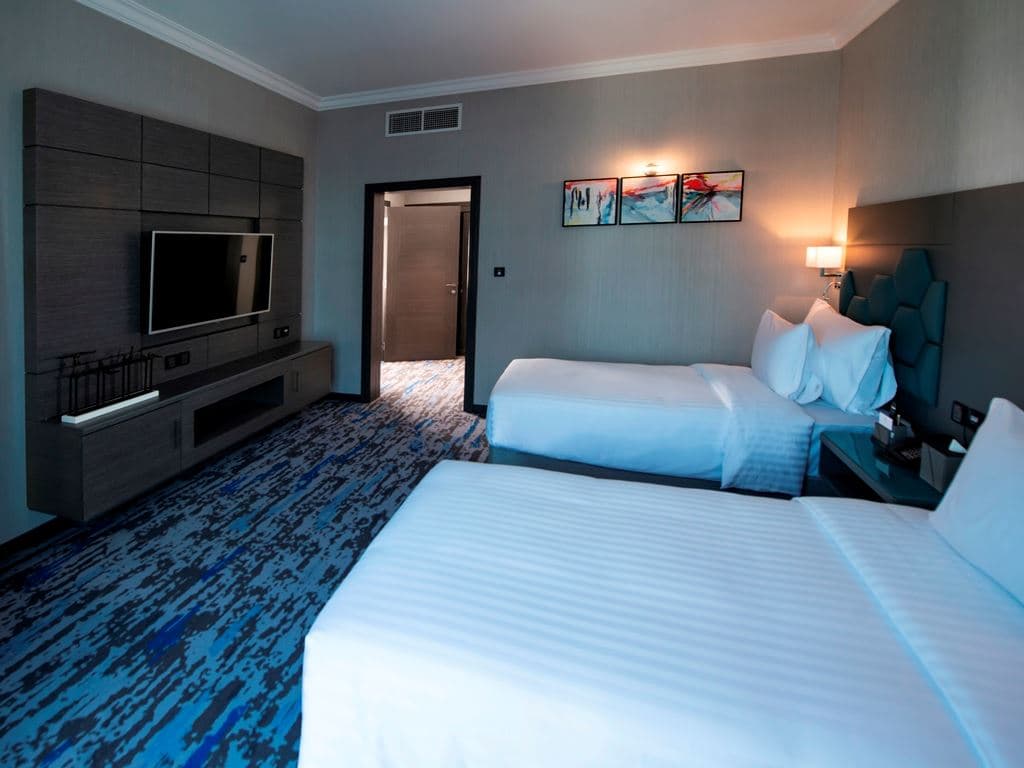 rooms-two-bedroom-suite-city-view