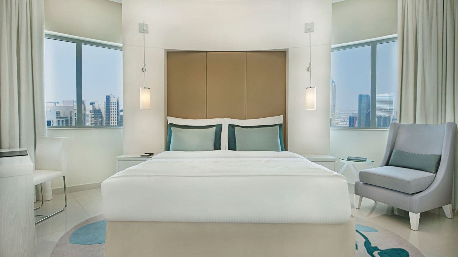 rooms-deluxe-room-city-view