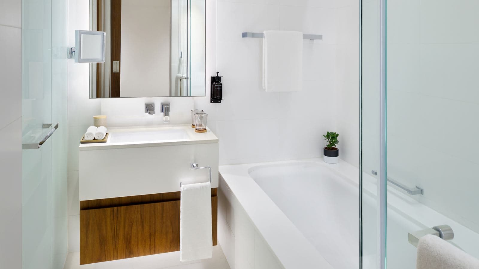 rooms-deluxe-room