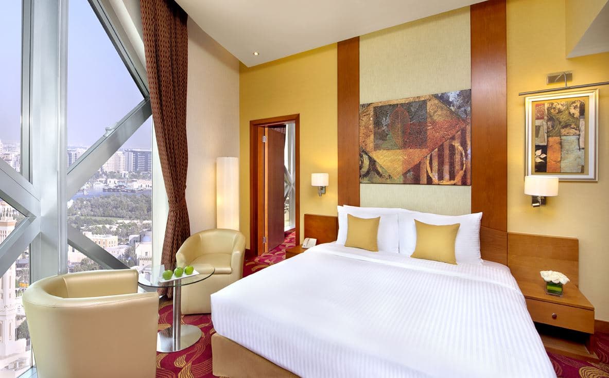 rooms-deluxe-room