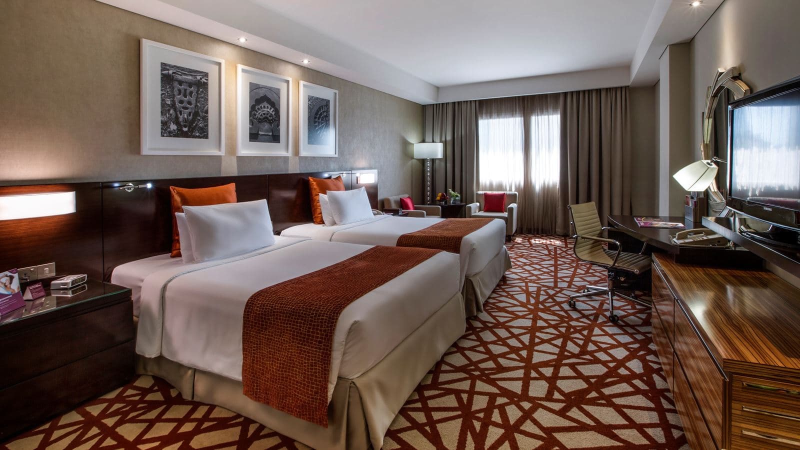 rooms-club-room