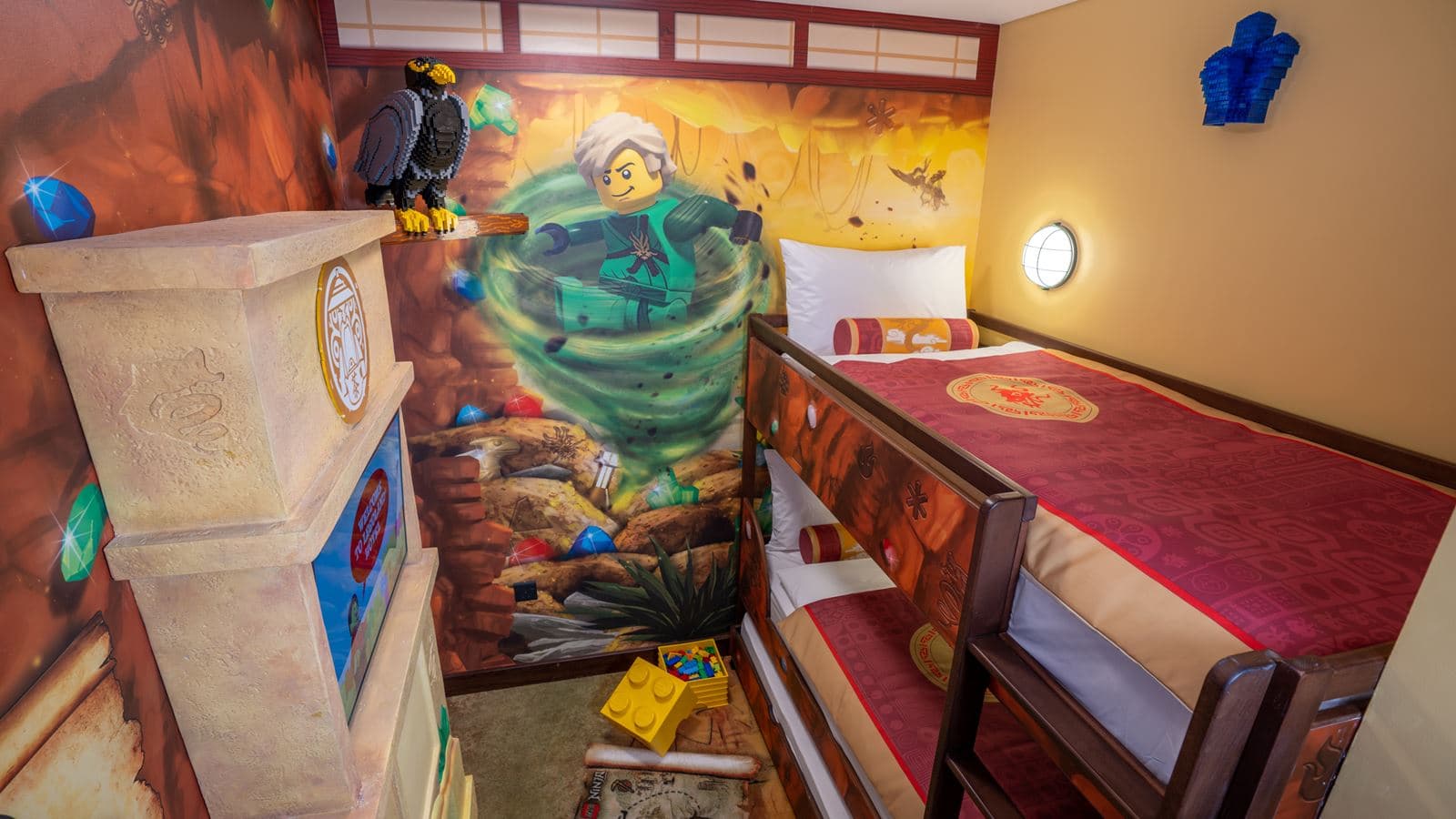 rooms-run-of-the-house-themed-room