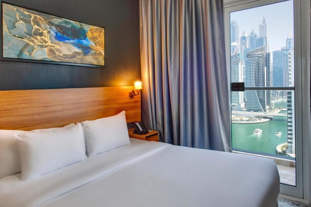 rooms-premium-1-bedroom-marina-view--balcony