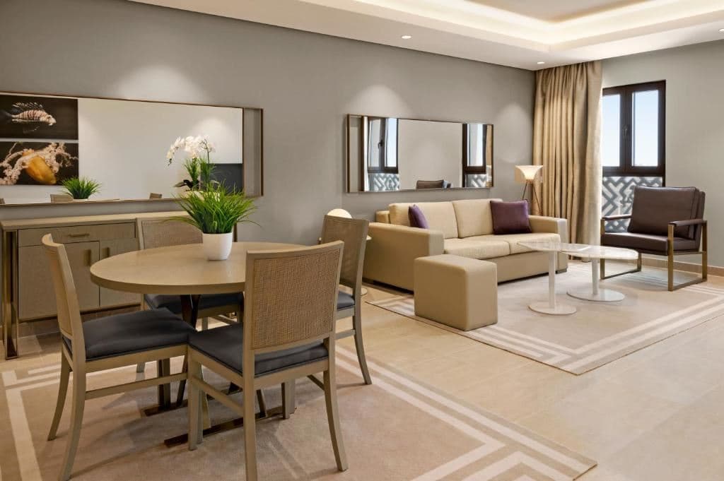 rooms-family-three-bedroom-palm-view-apartment