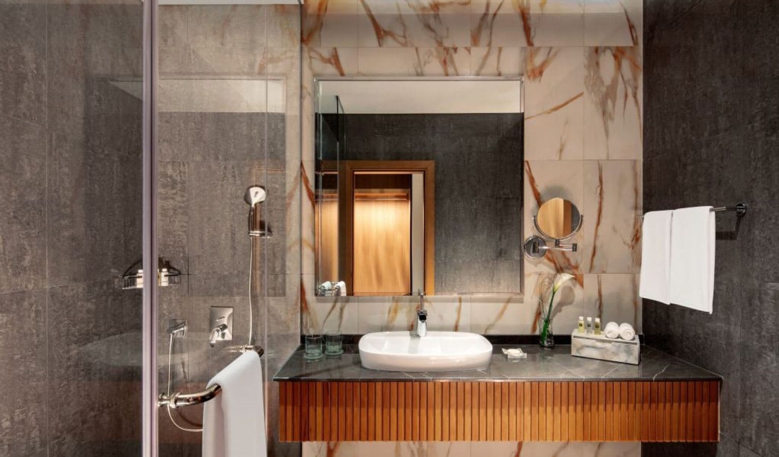 rooms-deluxe-room
