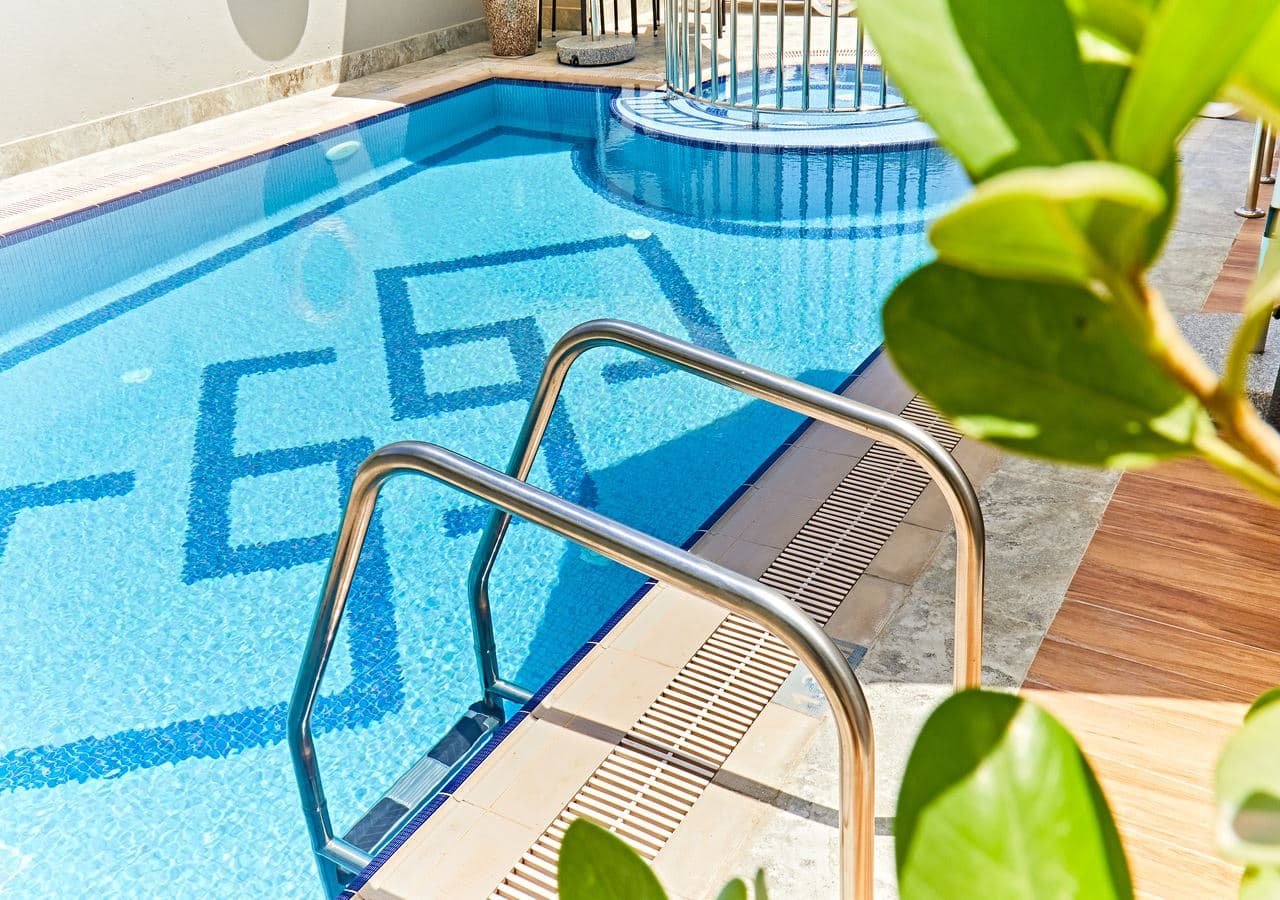 pools-outdoor-pool
