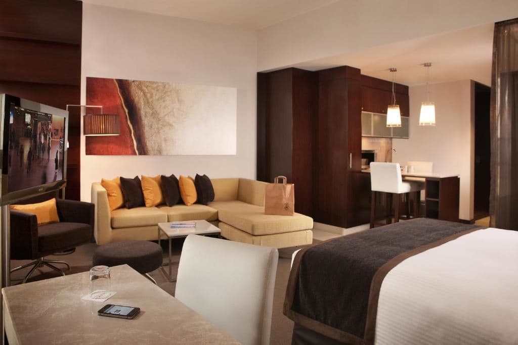 rooms-pool-view-studio-with-kitchenette