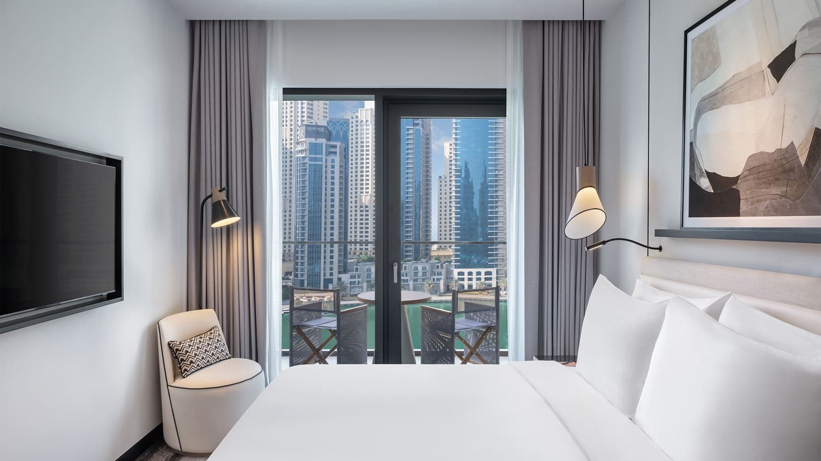 rooms-deluxe-room-marina-view-king