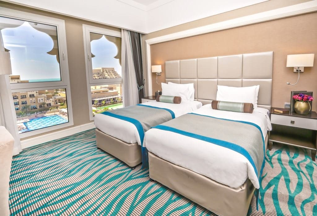rooms-two-bedroom-family-suite-poolsea